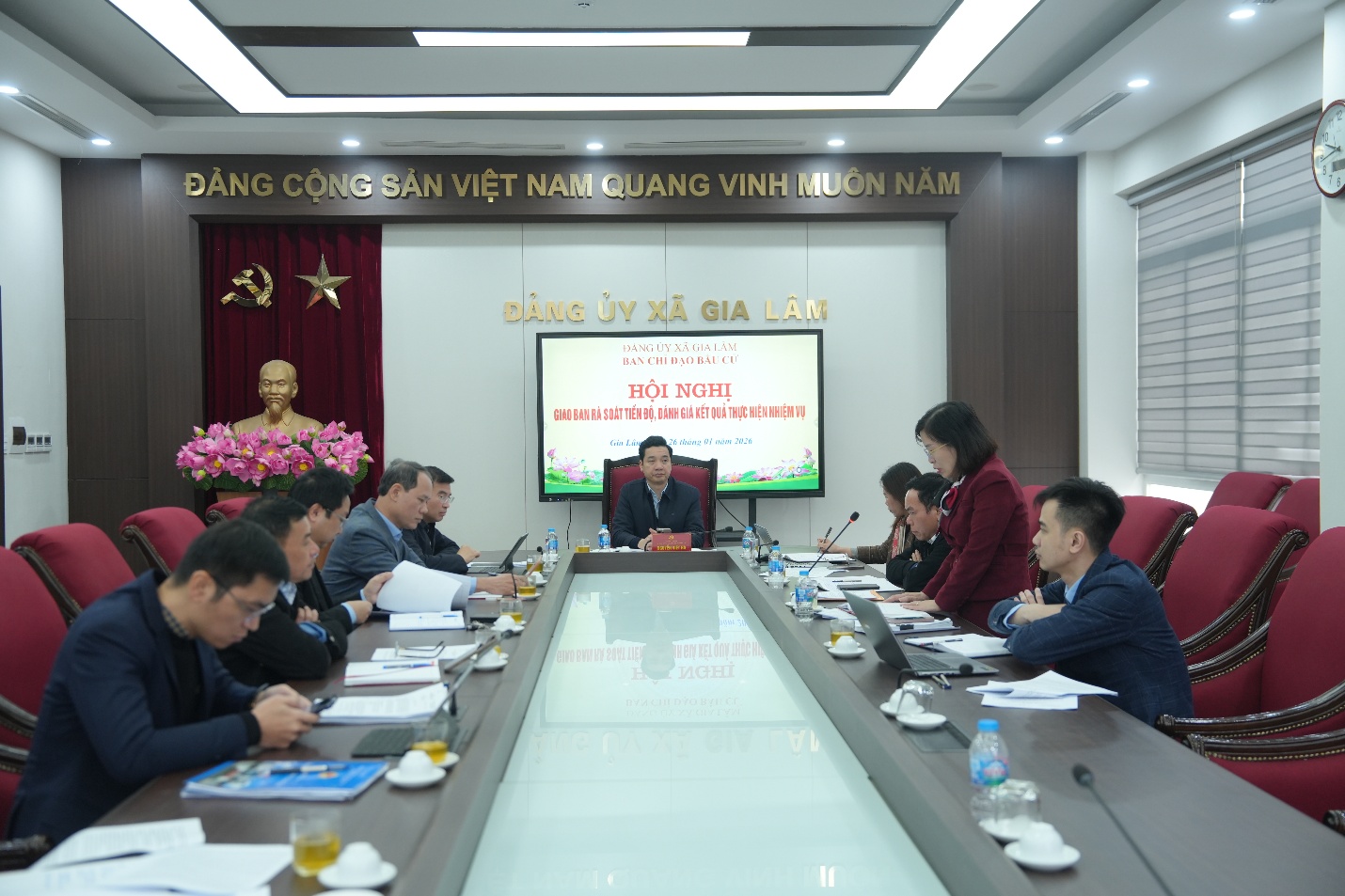 BCĐ Bầu cử và Ủy ban Bầu cử xã Gia Lâm giao ban rà soát tiến độ công tác bầu cử- Ảnh 1.