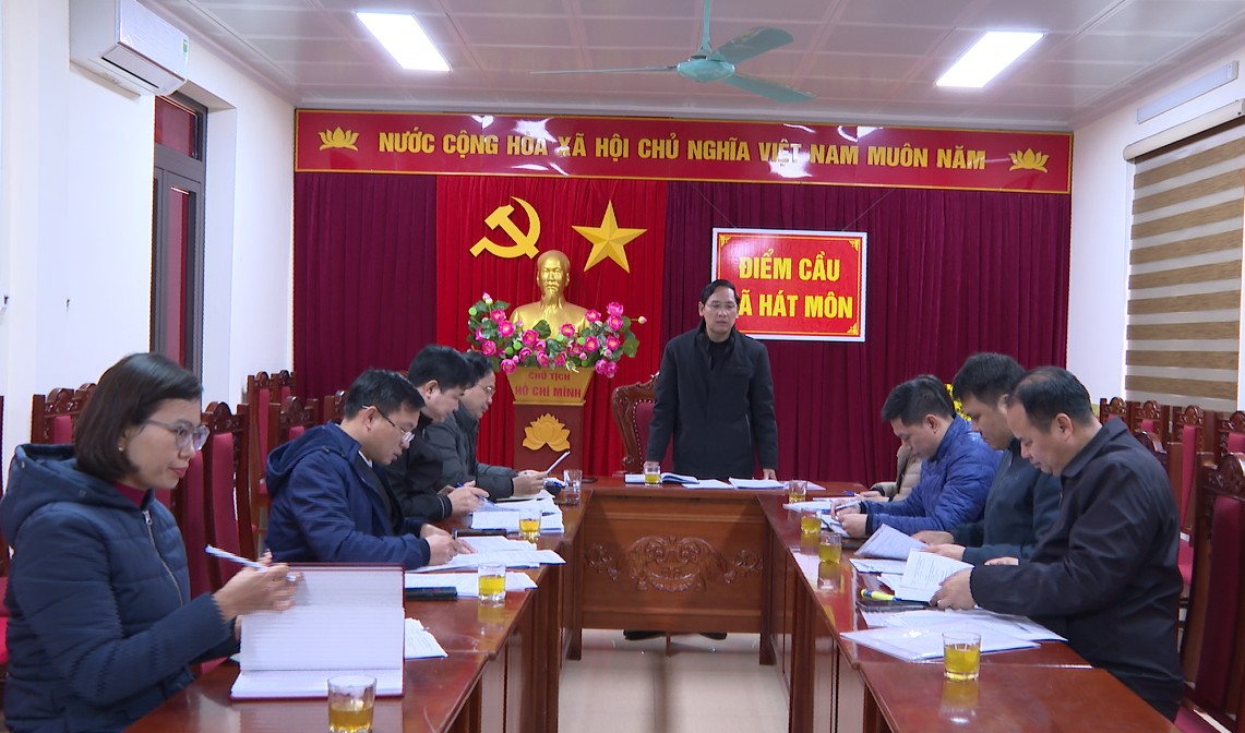 ĐOÀN GIÁM SÁT HĐND XÃ HÁT MÔN GIÁM SÁT CÔNG TÁC QUẢN LÝ THU GIÁ DỊCH VỤ VÀ CHO THUÊ KI-ỐT TẠI CÁC CHỢ- Ảnh 4.