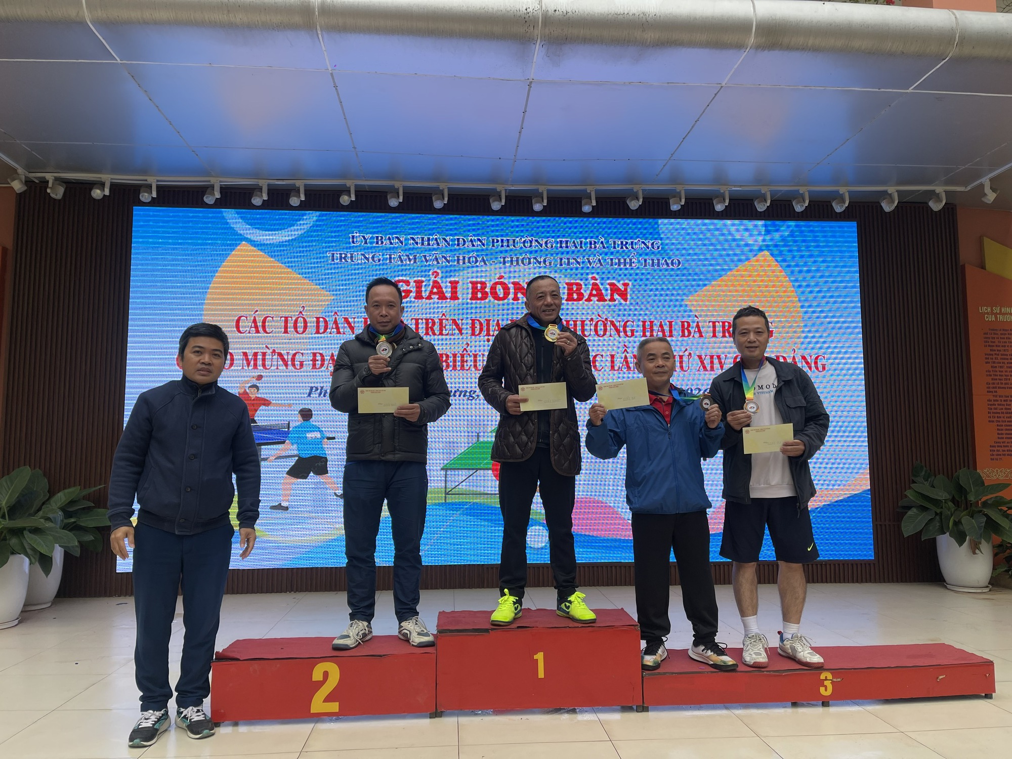 Phường Hai Bà Trưng: Tổ chức giải thi đấu bóng bàn các tổ dân phố chào mừng Đại Hội Đại Biểu Toàn Quốc lần thứ XIV của đảng, chào Năm mới 2026- Ảnh 4.