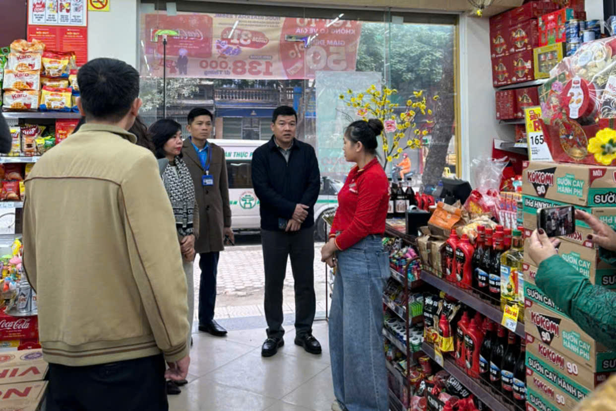 Đoàn công tác thành phố kiểm tra công tác an toàn thực phẩm nhân dịp tết nguyên đán Bính Ngọ 2026- Ảnh 2.