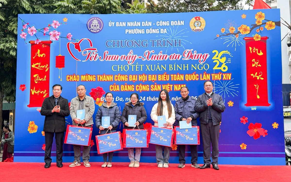 Phường Đống Đa: Lan tỏa tinh thần sẻ chia, chăm lo Tết cho người lao động và nhân dân- Ảnh 1.