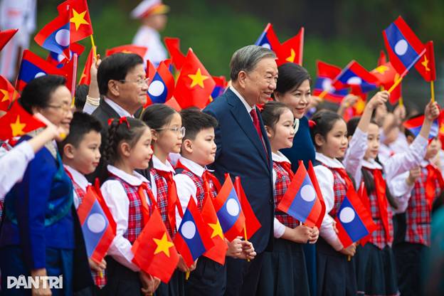 Thiếu nhi Thăng Long vinh dự đón Tổng Bí thư, Chủ tịch nước Lào- Ảnh 4.