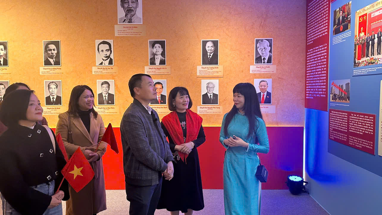 Chi bộ Trường Tiểu học Thanh Xuân Nam tổ chức thành công  sinh hoạt chuyên đề quý I năm 2026:Nâng cao nhận thức và rèn luyện đạo đức của người cán bộ,
đảng viên trong thời kỳ mới"- Ảnh 11.