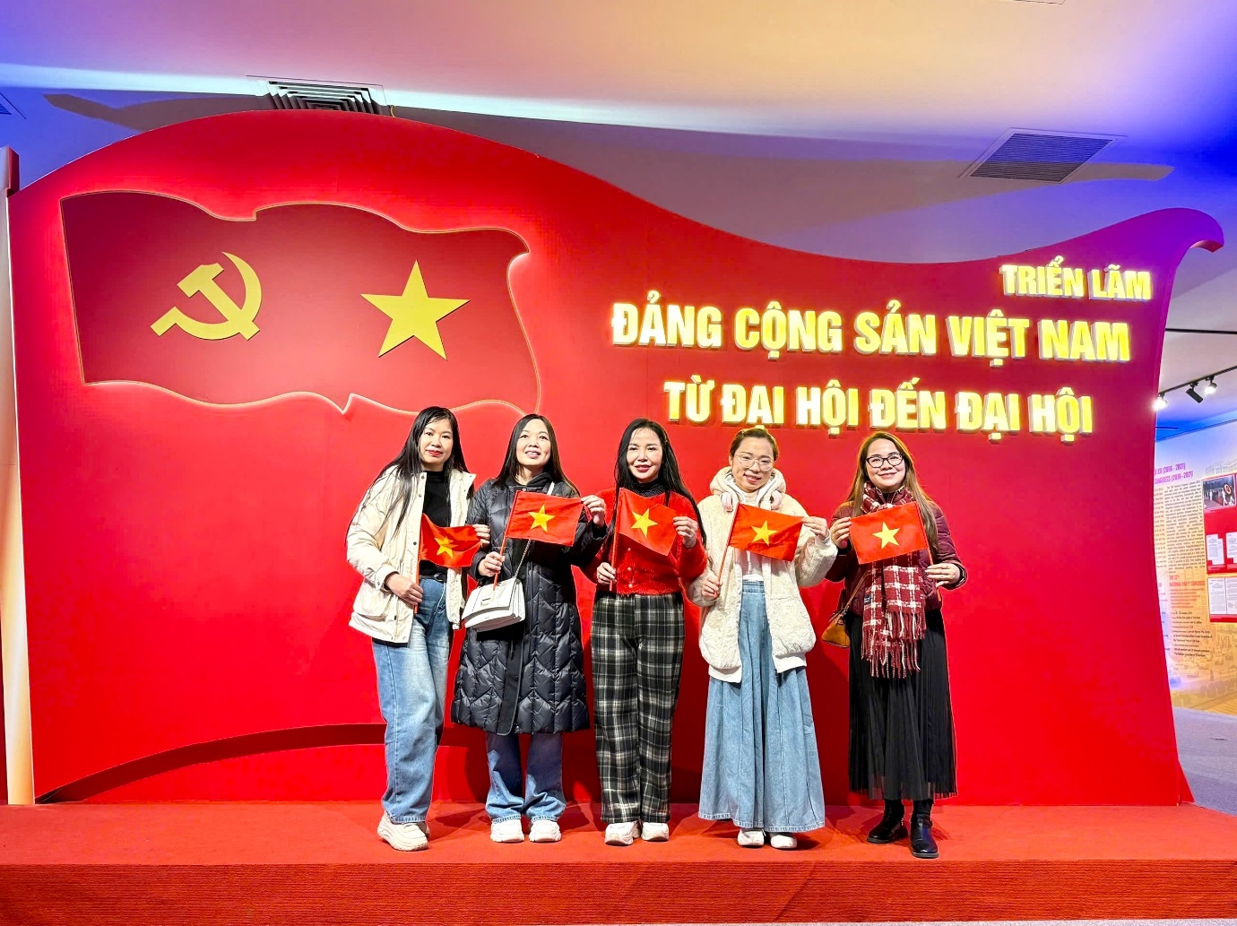 Chi bộ Trường Tiểu học Thanh Xuân Nam tổ chức thành công  sinh hoạt chuyên đề quý I năm 2026:Nâng cao nhận thức và rèn luyện đạo đức của người cán bộ,
đảng viên trong thời kỳ mới"- Ảnh 18.