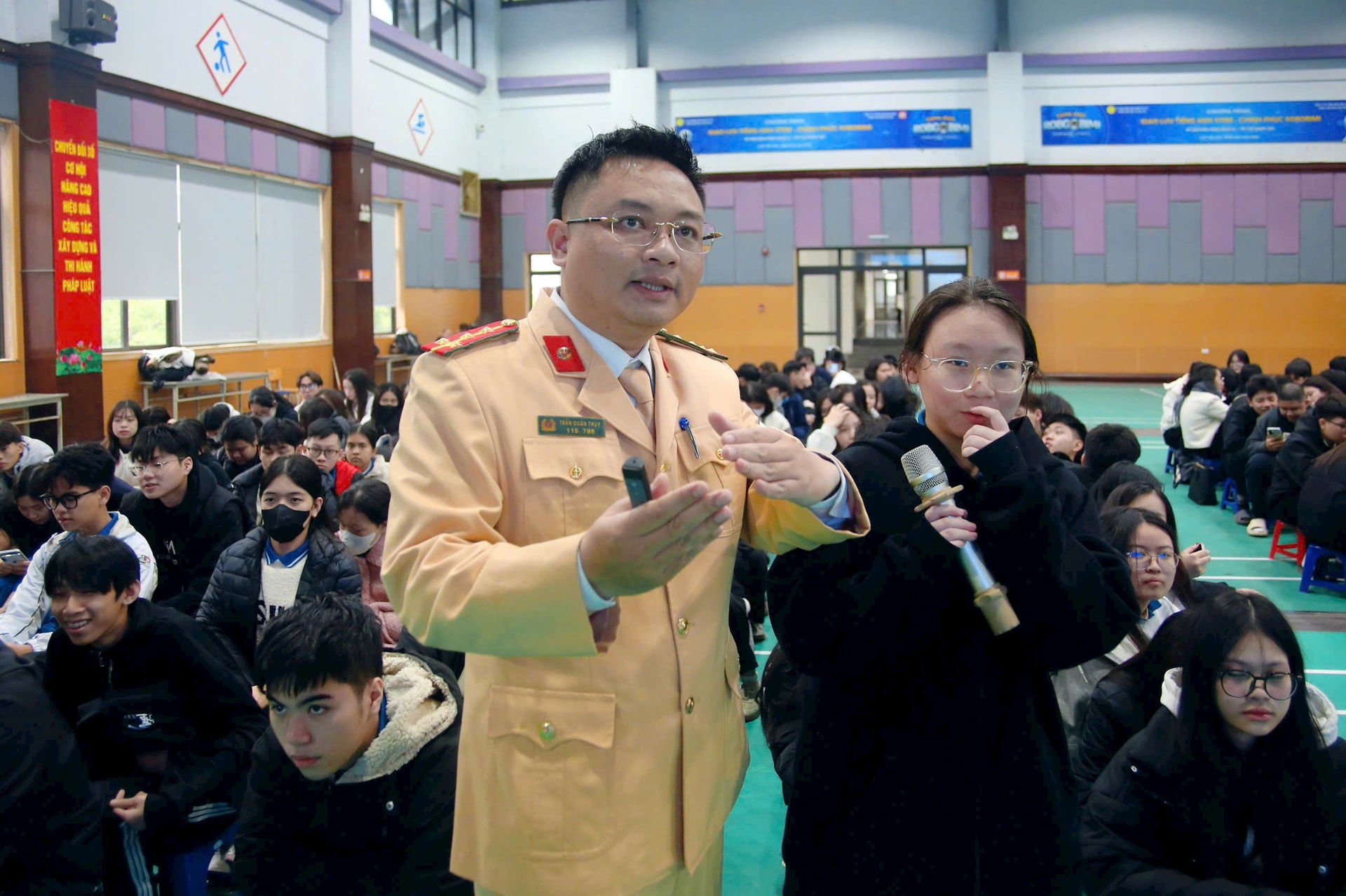 Trang bị kiến thức, kỹ năng giao thông, phòng cháy, chữa cháy cho 650 học sinh- Ảnh 1.
