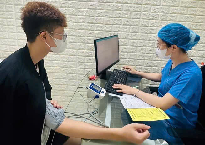 Đừng chủ quan khi tiểu ra máu- Ảnh 1.