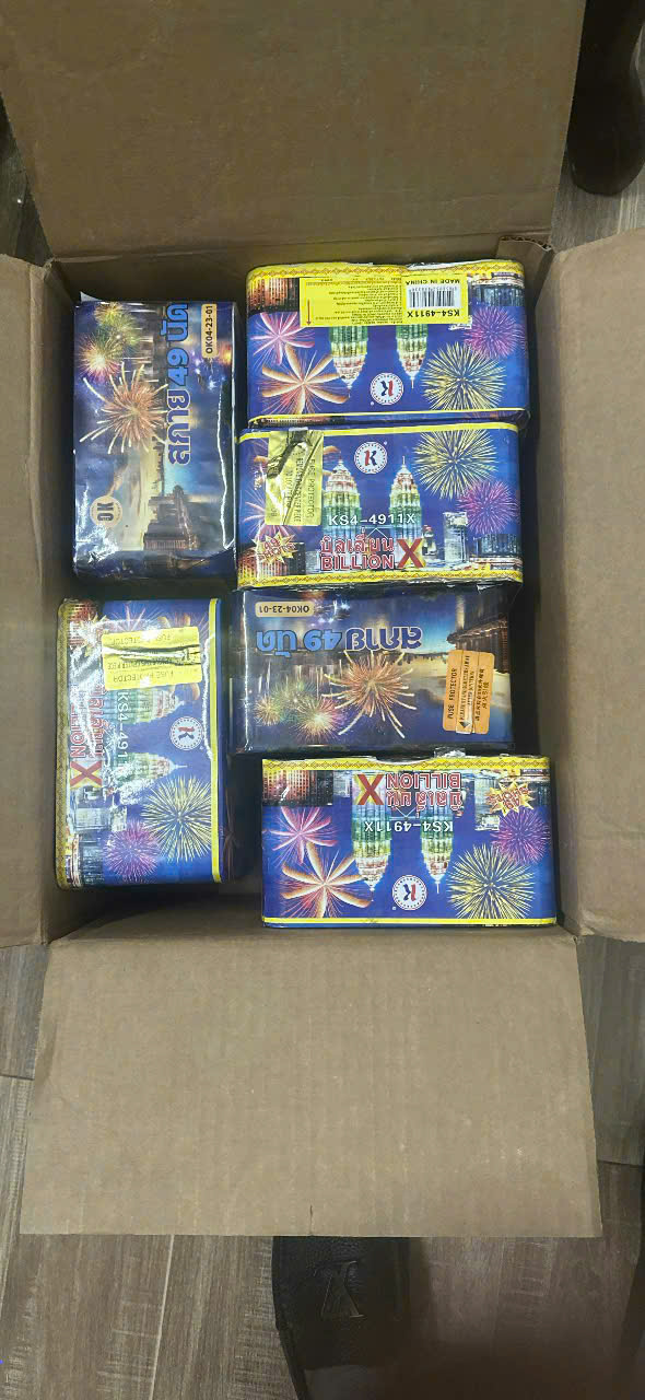 CÔNG AN PHƯỜNG HOÀNG MAI PHÁT HIỆN 10,9KG PHÁO NỔ ĐƯỢC TÀNG TRỮ TRÁI PHÉP TẠI NHÀ DÂN- Ảnh 2.