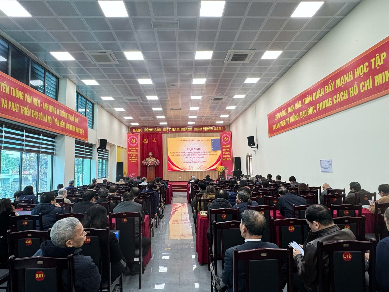 Đảng ủy phường Phương Liệt tổ chức tham dự Hội nghị báo cáo viên Trung ương tháng 1/2026- Ảnh 2.