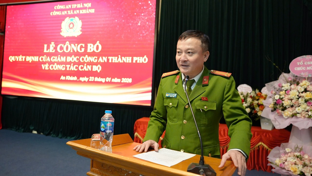 A person in a green uniform  AI-generated content may be incorrect.