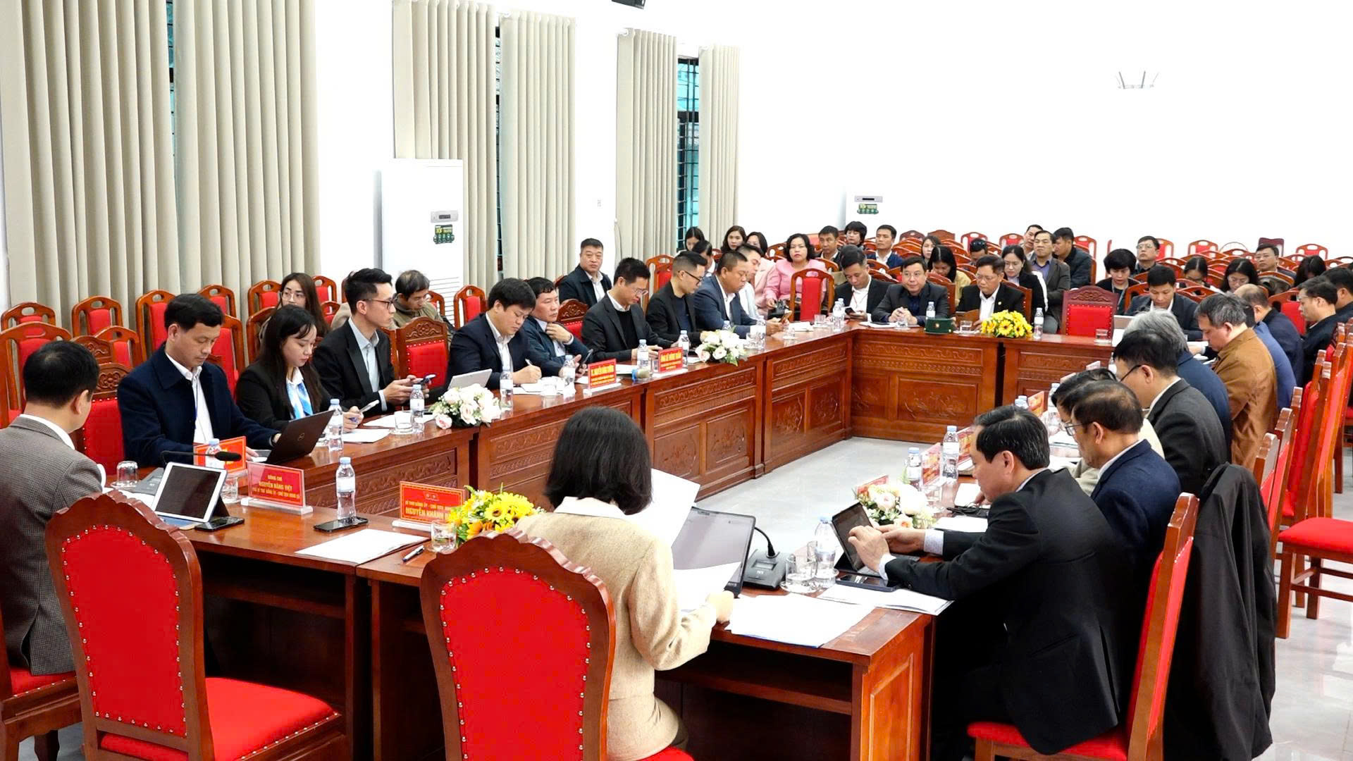 HỘI THẢO KHOA HỌC TẠI XÃ BÌNH MINH: TÌM LỜI GIẢI CHO MỤC TIÊU TĂNG TRƯỞNG CAO VÀ PHÁT TRIỂN BỀN VỮNG