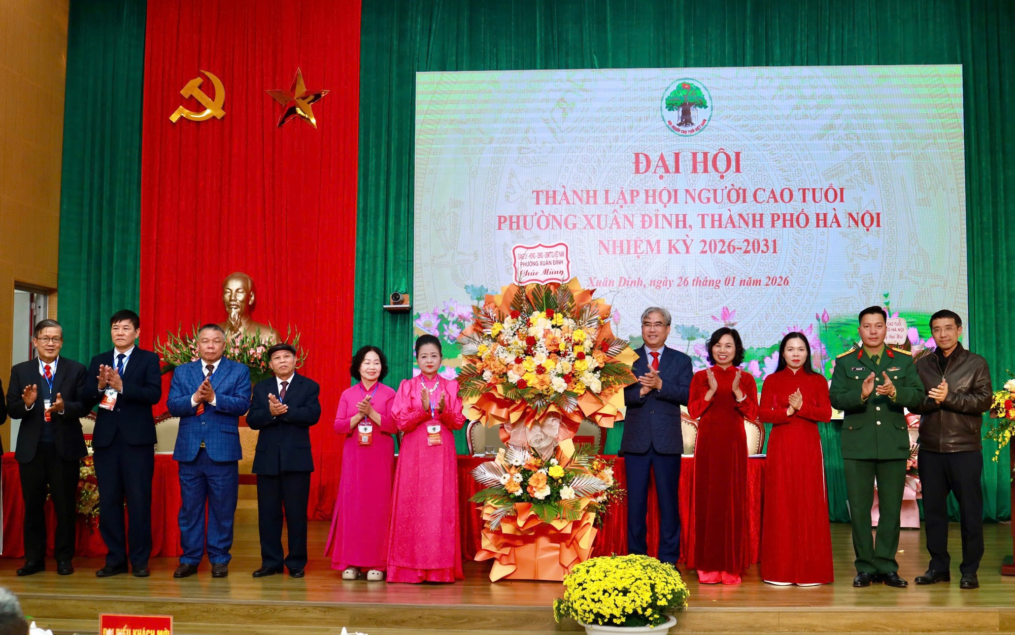 Phát huy vai trò “Tuổi cao – Gương sáng” tại Đại hội Hội Người cao tuổi phường Xuân Đỉnh