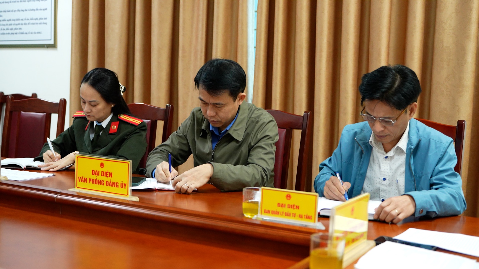 Đồng chí Nguyễn Thanh Bình – Bí thư Đảng ủy xã Hoài Đức chủ trì tiếp công dân định kỳ tháng 01/2026- Ảnh 5.