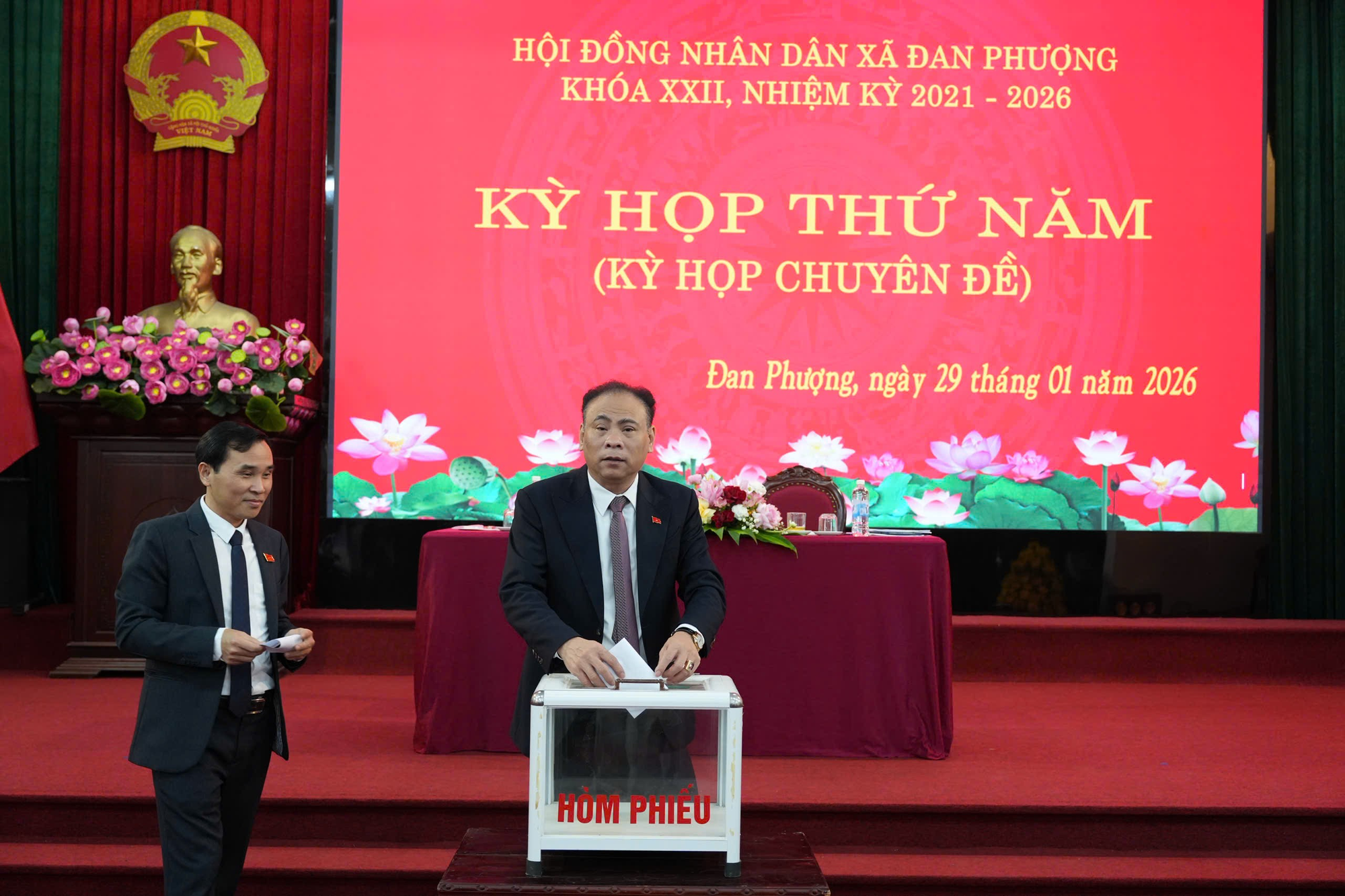 Kỳ họp thứ năm (Kỳ họp chuyên đề) HĐND xã Đan Phượng khóa XXII, nhiệm kỳ 2021- 2026.- Ảnh 3.