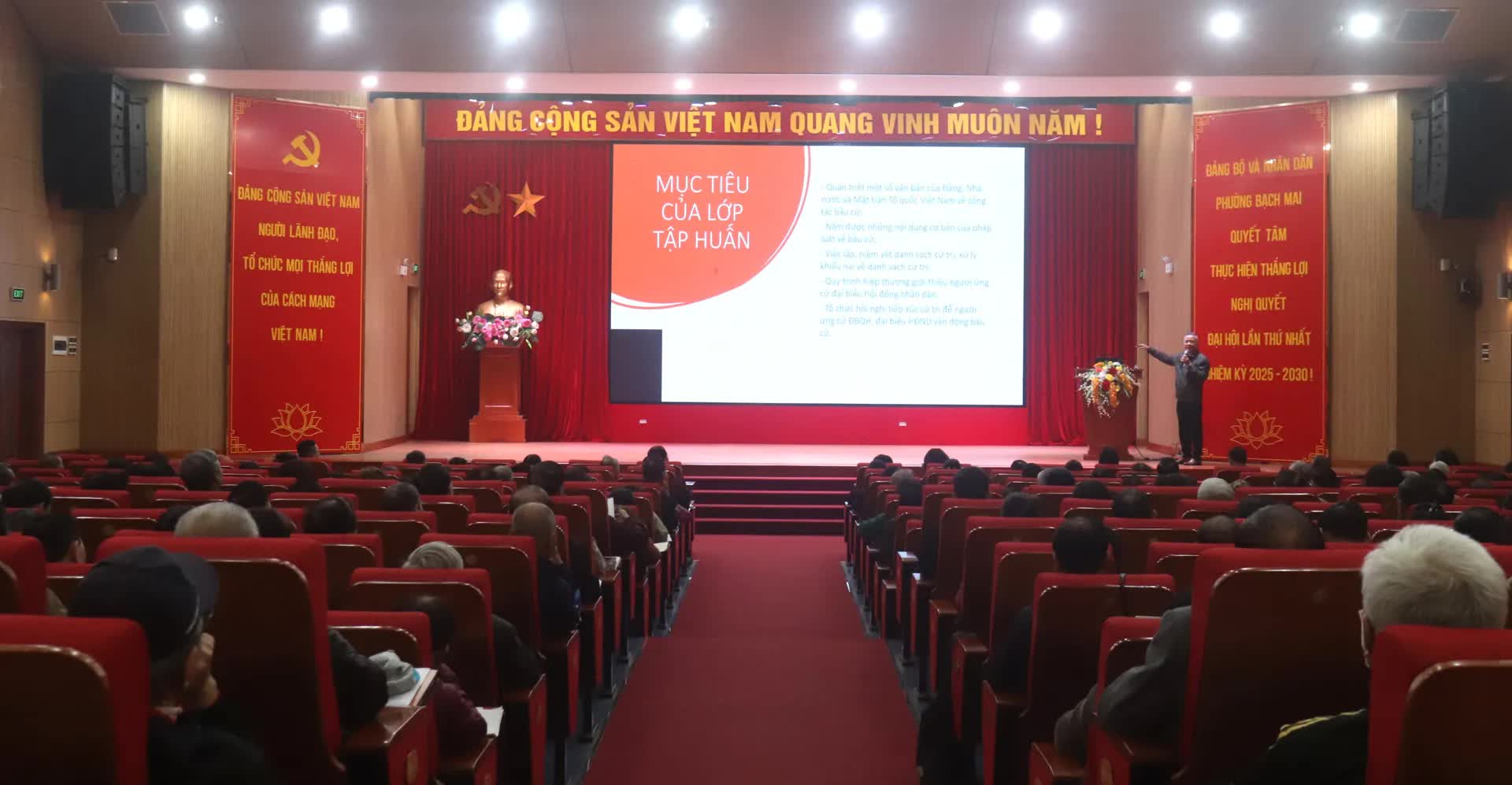 Phường Bạch Mai: tập huấn nghiệp vụ về công tác bầu cử tới 100% cán bộ làm công tác bầu cử- Ảnh 5.