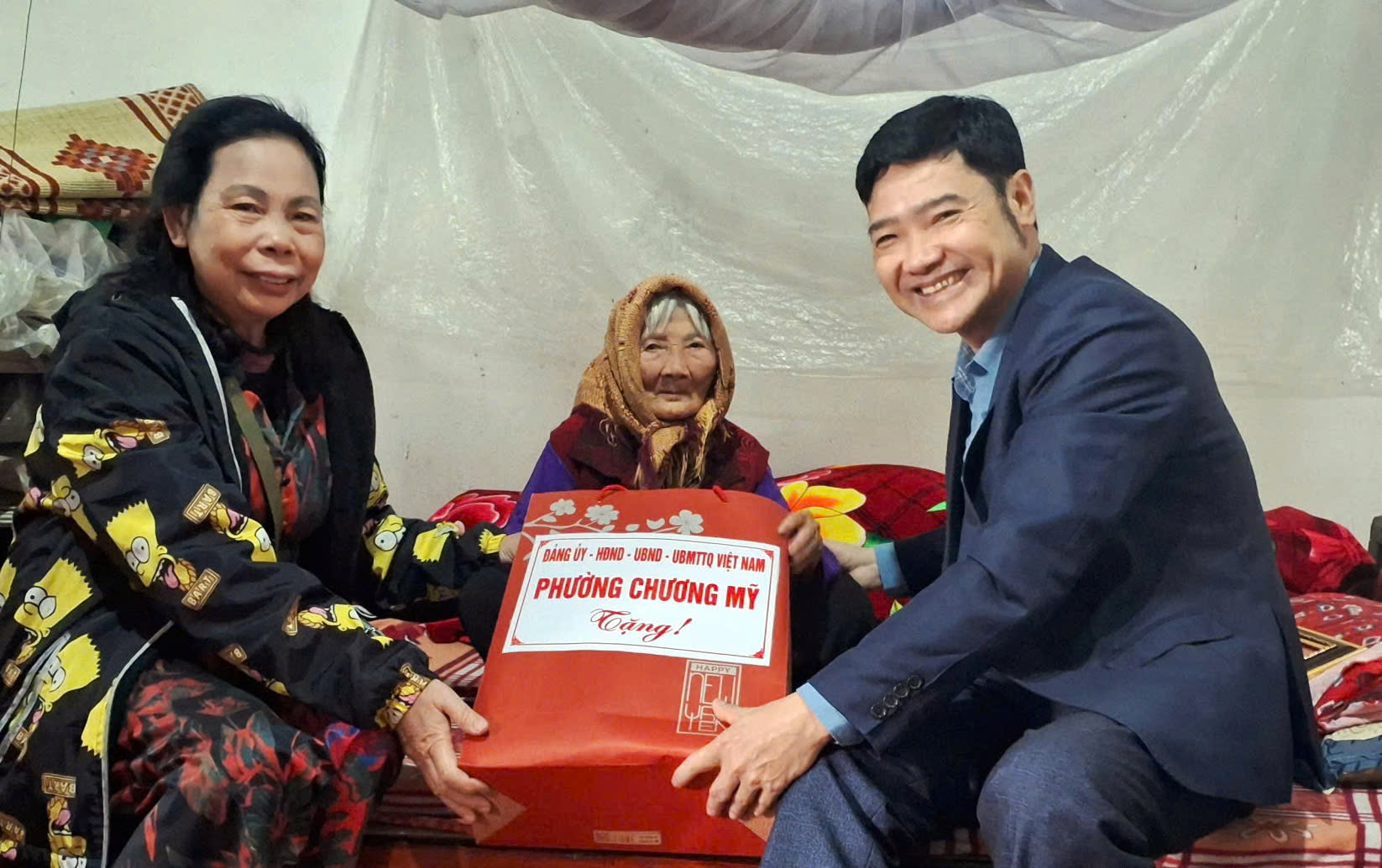 Phường Chương Mỹ đã tổ chức nhiều Đoàn thăm, tặng quà người cao tuổi tròn 100 tuổi, người có công với cách mạng và thân nhân liệt sĩ trên địa bàn- Ảnh 8.