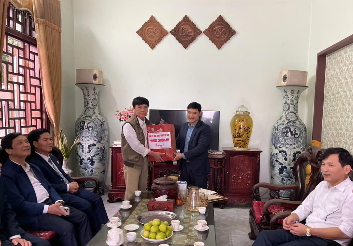 Phường Chương Mỹ đã tổ chức nhiều Đoàn thăm, tặng quà người cao tuổi tròn 100 tuổi, người có công với cách mạng và thân nhân liệt sĩ trên địa bàn- Ảnh 9.