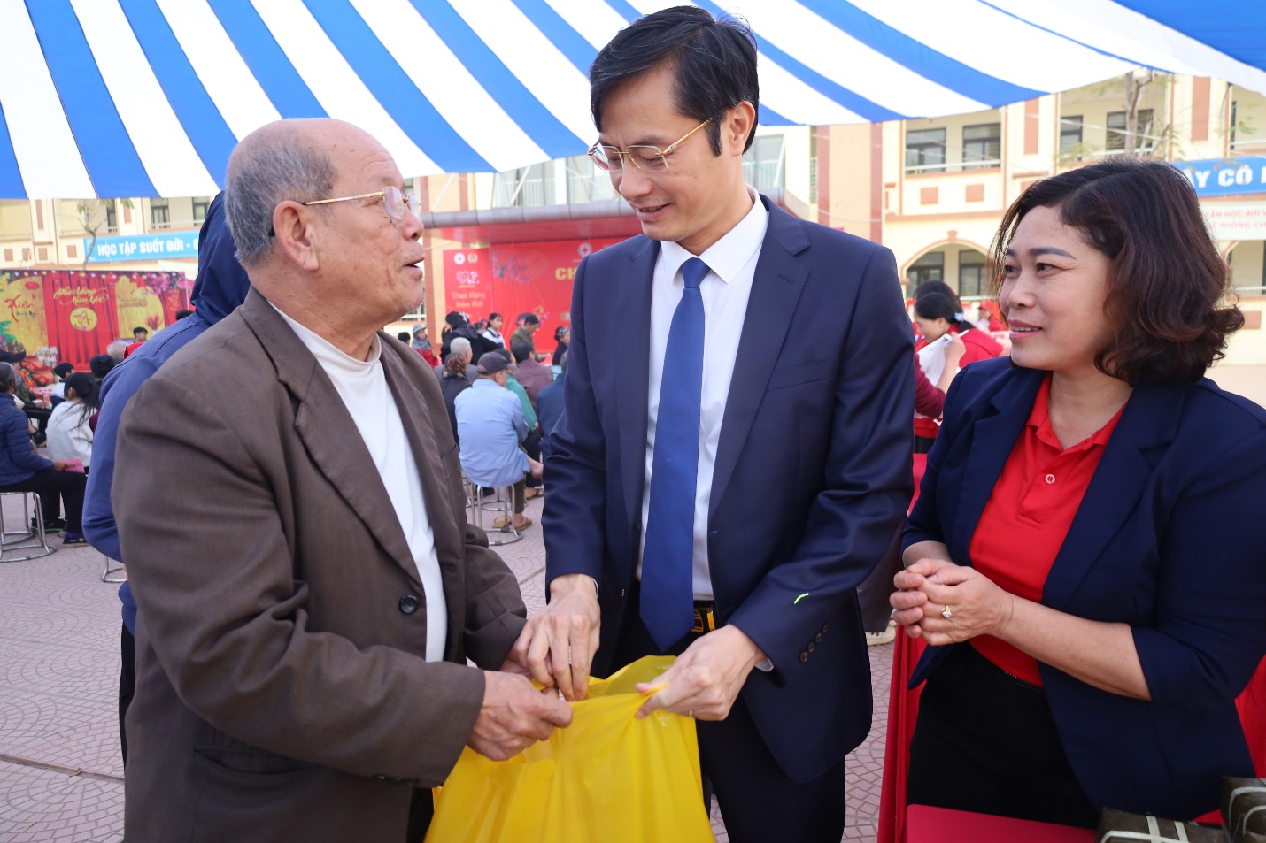 D:\Desktop\Chợ tết 0 đồng\IMG_9057.JPG