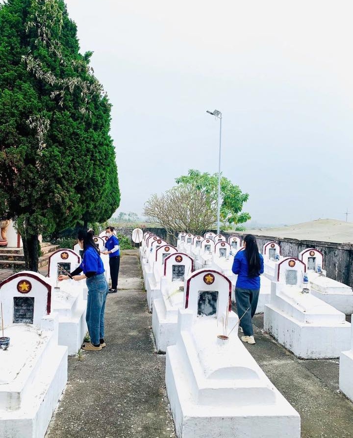 Đoàn thanh niên xã Quảng Bị sôi nổi thực hiện Chương trình “Tình nguyện mùa đông – Xuân yêu thương 2026- Ảnh 12.