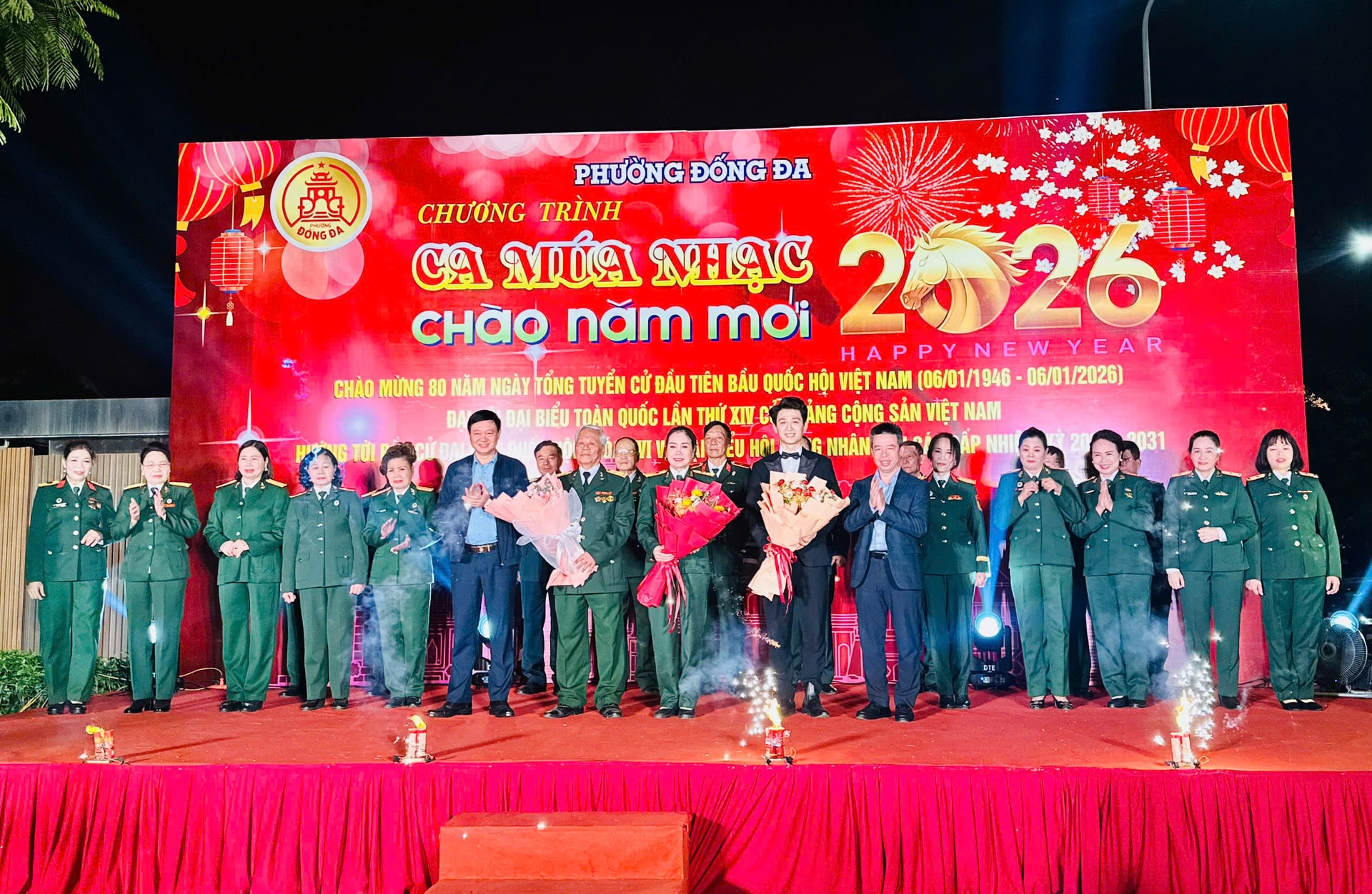 Đống Đa rộn ràng tiếng hát mừng Đảng, mừng năm mới- Ảnh 1.