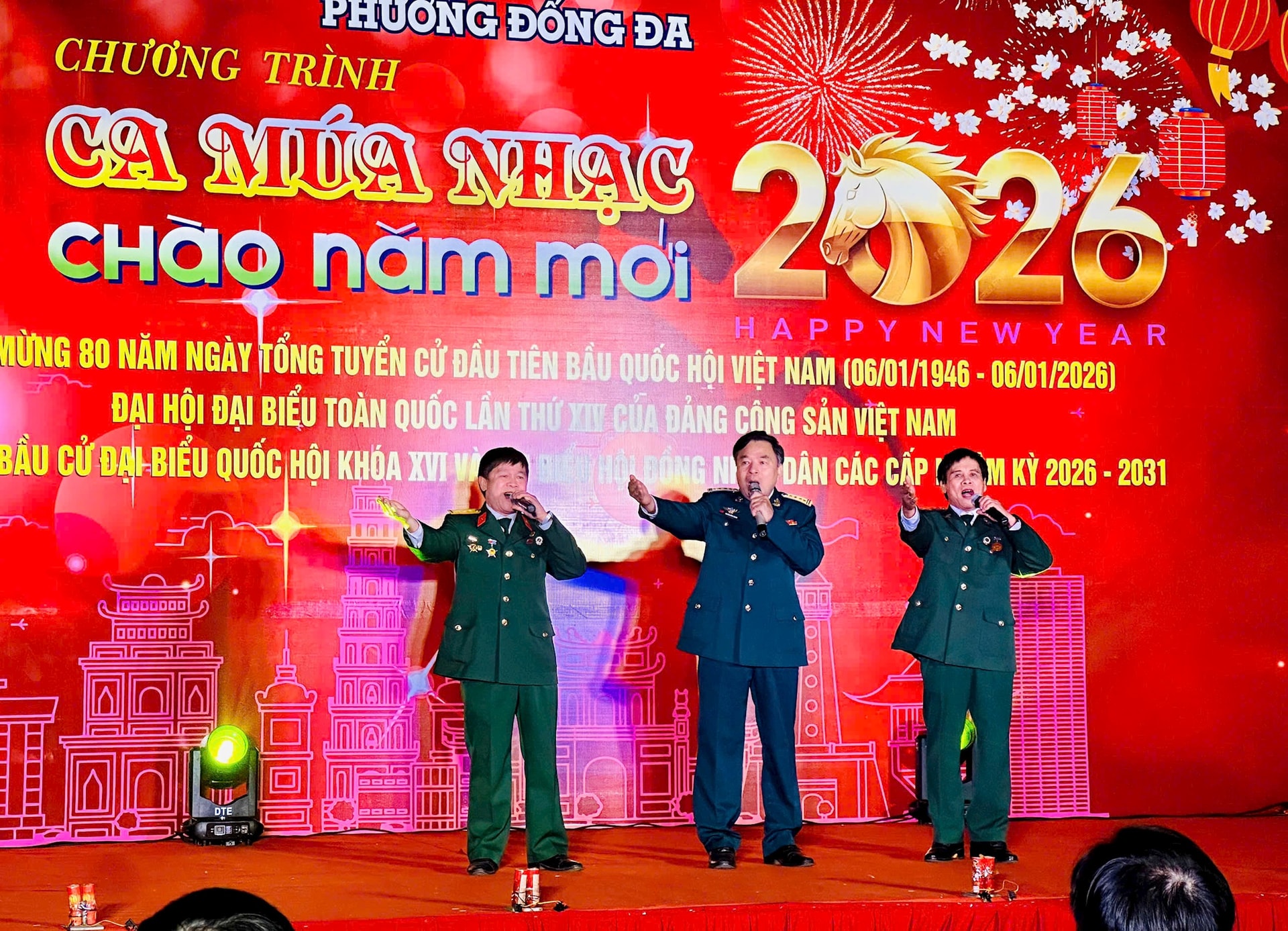 Đống Đa rộn ràng tiếng hát mừng Đảng, mừng năm mới- Ảnh 6.