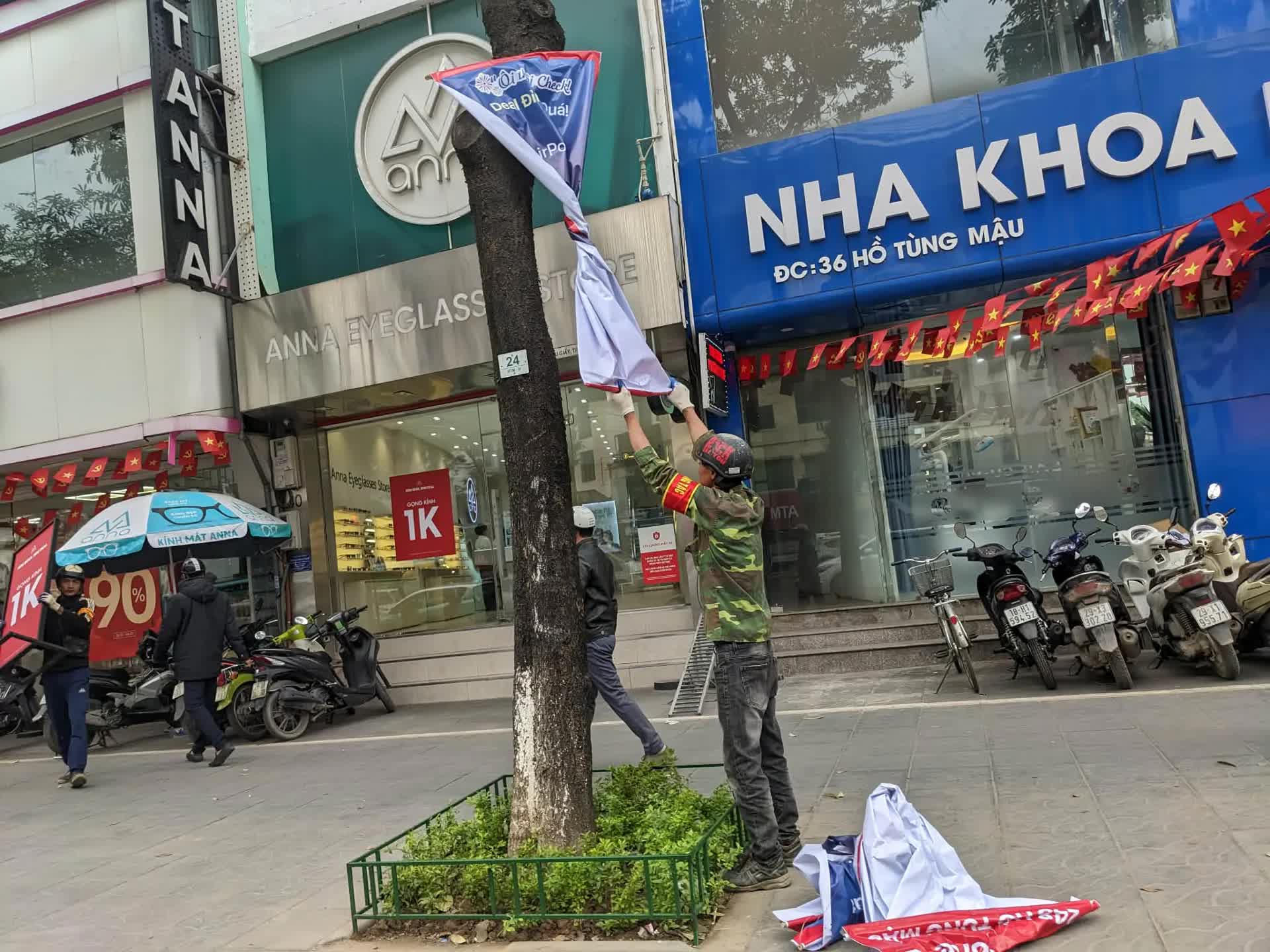 Phường Phú Diễn ra quân giải quyết các điểm nghẽn trật tự đô thị- Ảnh 7.