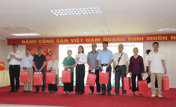 Thành ủy Hà Nội ban hành Chỉ thị về tổ chức phục vụ Tết Bính Ngọ 2026- Ảnh 1.