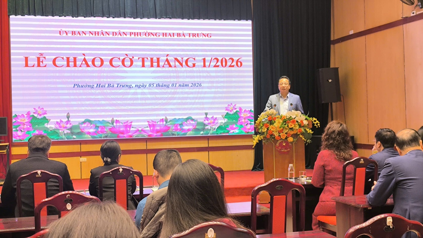 UBND phường Hai Bà Trưng tổ chức Lễ chào cờ đầu năm 2026- Ảnh 1.