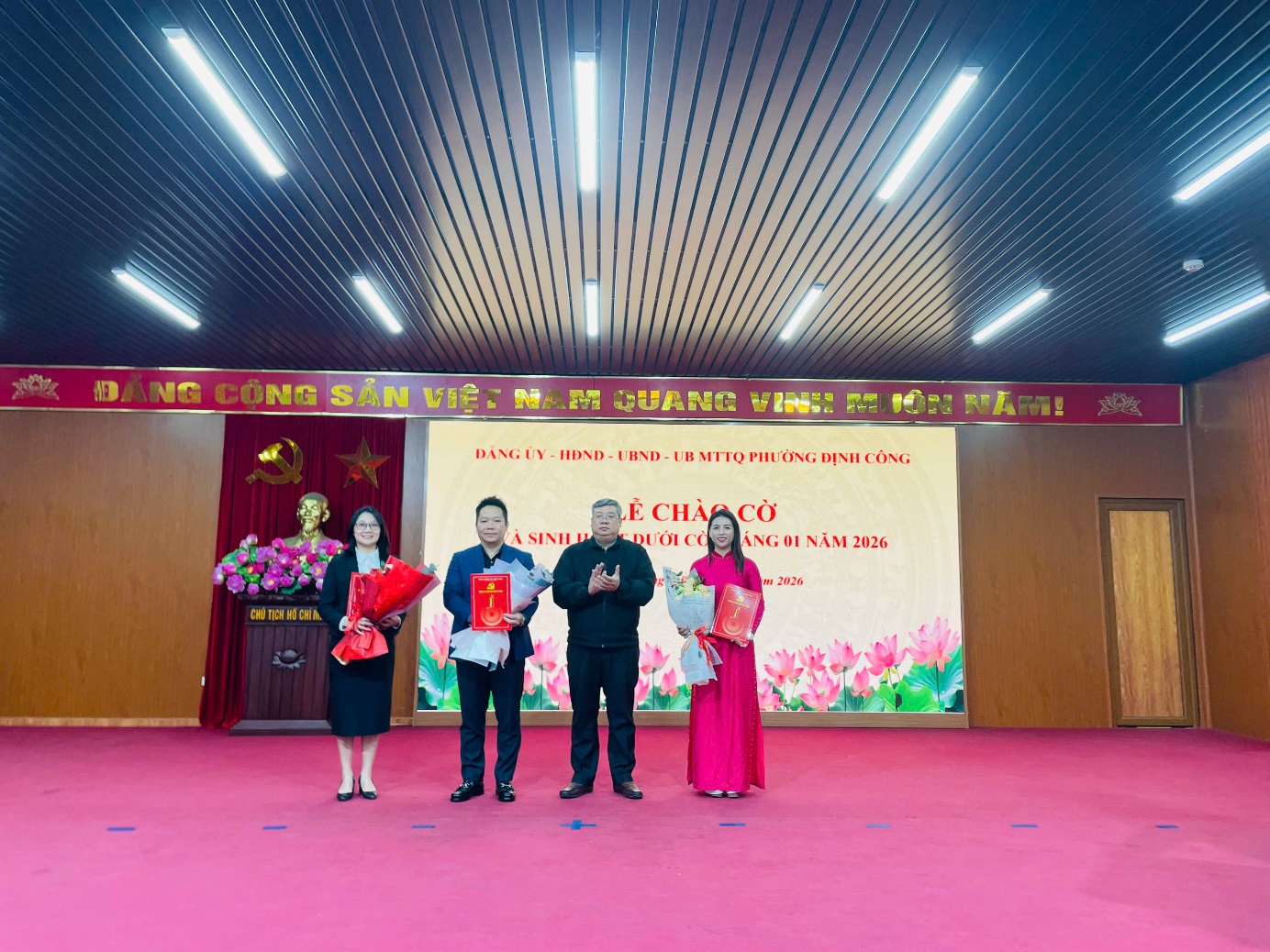 PHƯỜNG ĐỊNH CÔNG TỔ CHỨC LỄ CHÀO CỜ ĐẦU NĂM 2026 VÀ CÔNG BỐ CÁC QUYẾT ĐỊNH VỀ CÔNG TÁC CÁN BỘ- Ảnh 3.