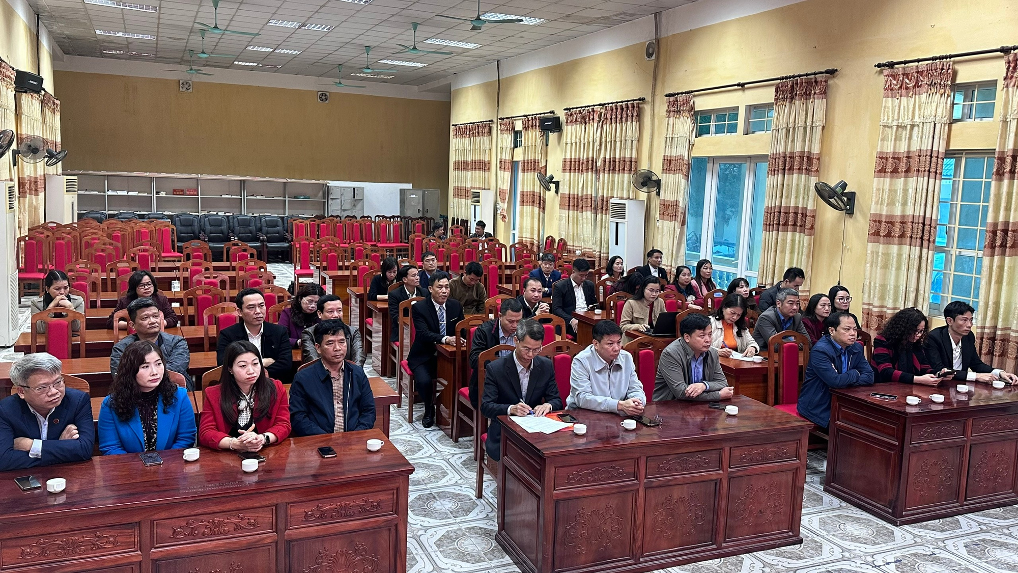 Hồng Sơn công bố Quyết định tổ chức lại Trung tâm Văn hoá - Thông tin và Thể thao thành Trung tâm Dịch vụ tổng hợp- Ảnh 1.