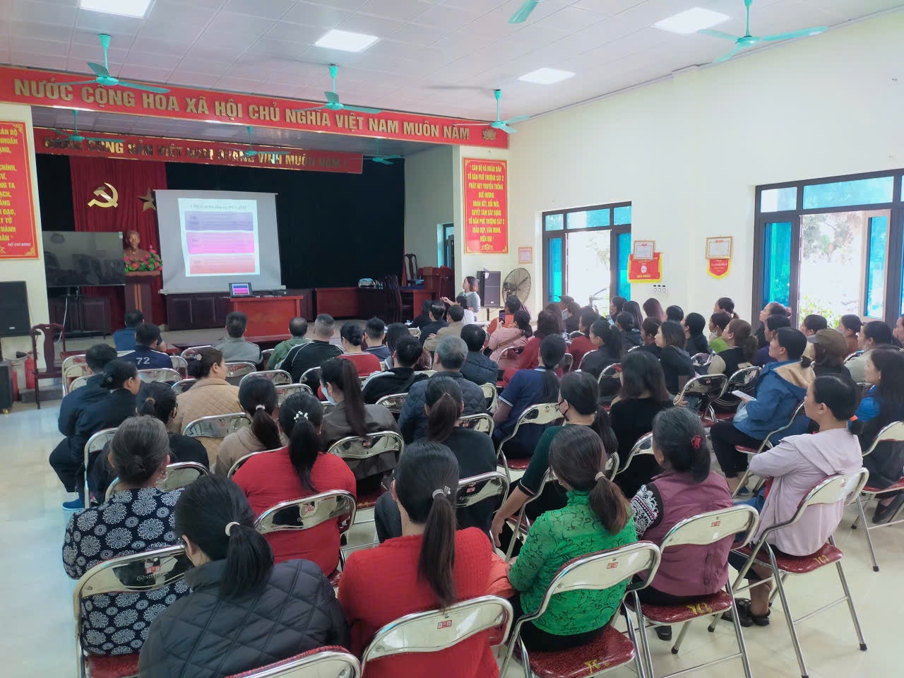 Phường Thượng Cát tổ chức tập huấn bổ sung kiến thức về an toàn thực phẩm cho các cơ sở sản xuất, kinh doan, chế biến thực phẩm- Ảnh 1.