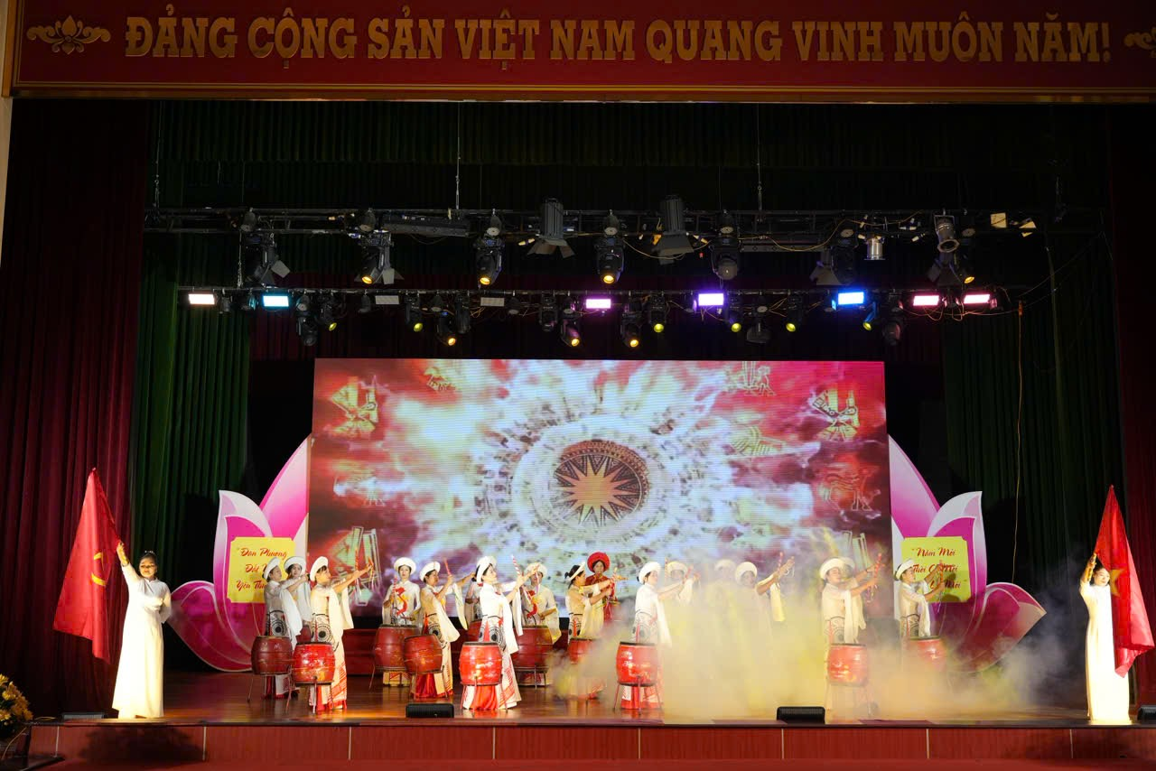 Đặc sắc Chương trình nghệ thuật Chào năm mới 2026 và giới thiệu tác phẩm “Đan phượng – đất mẹ yêu thương”- Ảnh 3.