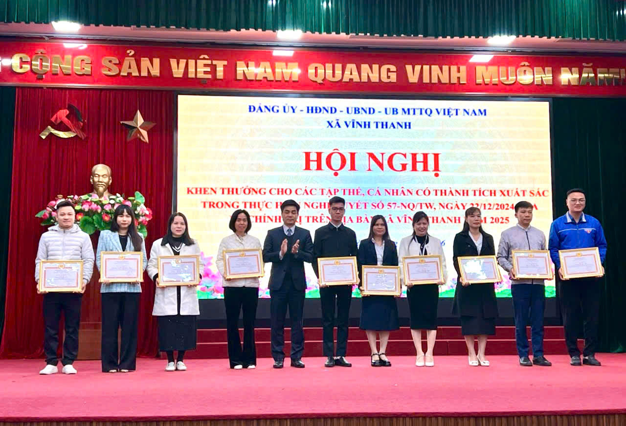 ĐẢNG ỦY – HĐND – UBND – UB MTTQ VIỆT NAM XÃ VĨNH THANH TỔ CHỨC LỄ CHÀO CỜ, SINH HOẠT DƯỚI CỜ THÁNG 01 NĂM 2026- Ảnh 8.