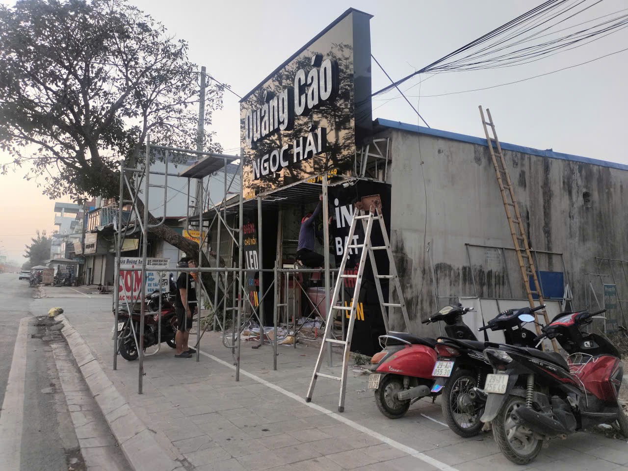 Xã Mỹ Đức ra quân lập lại trật tự đô thị: Quyết tâm xây dựng diện mạo “Sáng – Xanh – Sạch – Đẹp”- Ảnh 7.