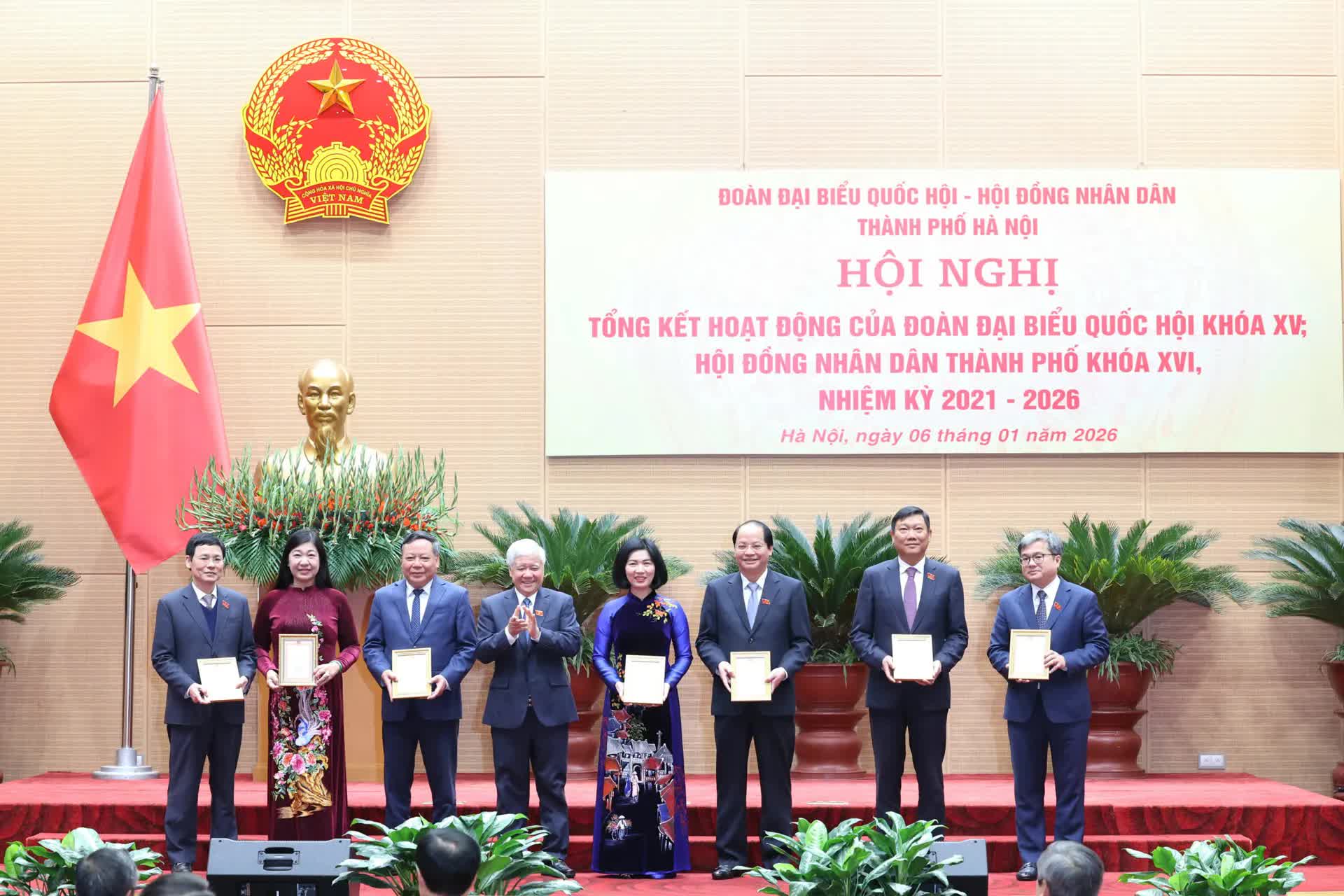 Hội nghị tổng kết hoạt động của Đoàn Đại biểu Quốc hội khóa XVI và HĐND TP khóa XVI, nhiệm kỳ 2021 - 2026- Ảnh 3.