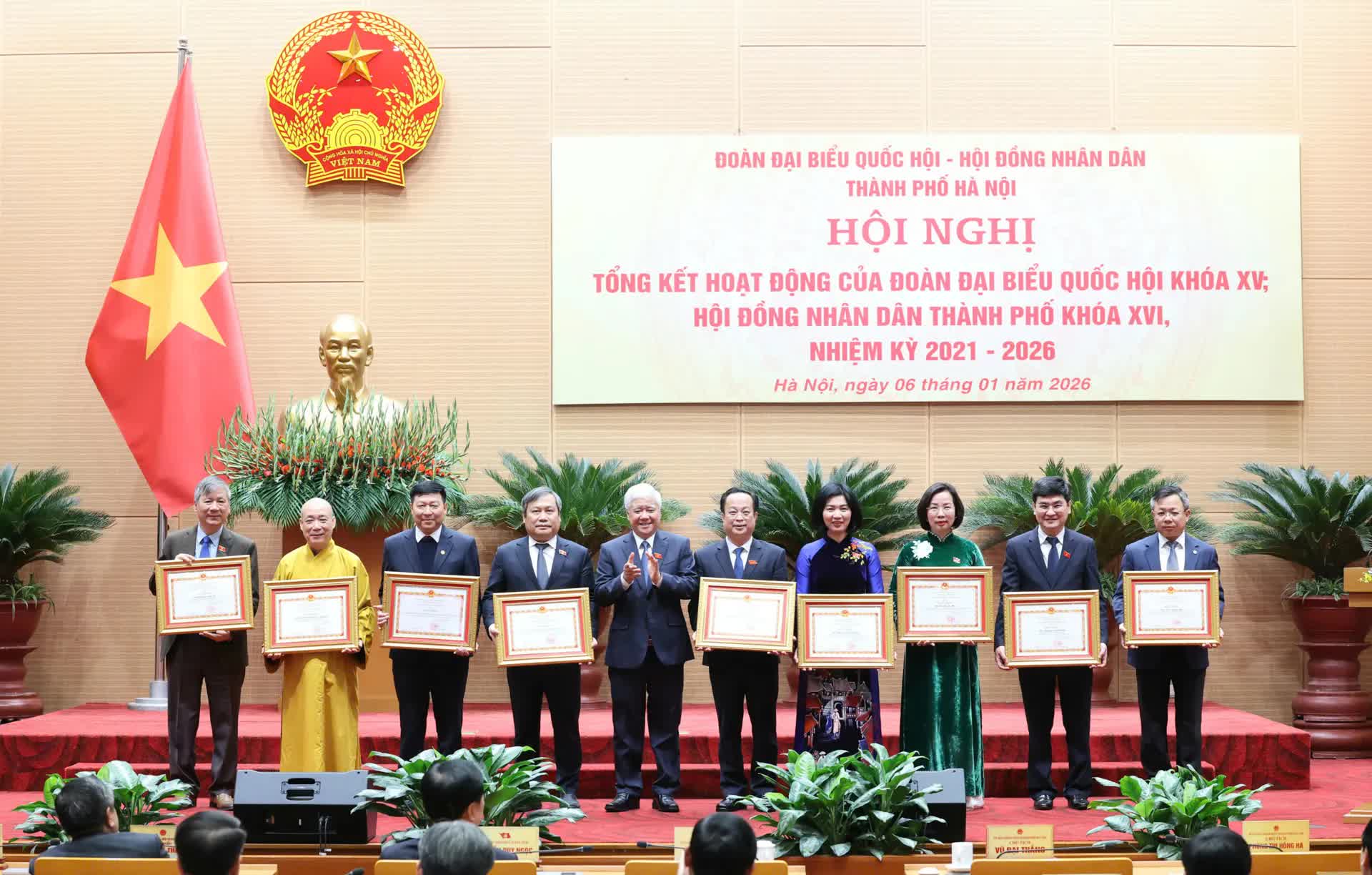 Hội nghị tổng kết hoạt động của Đoàn Đại biểu Quốc hội khóa XVI và HĐND TP khóa XVI, nhiệm kỳ 2021 - 2026- Ảnh 2.