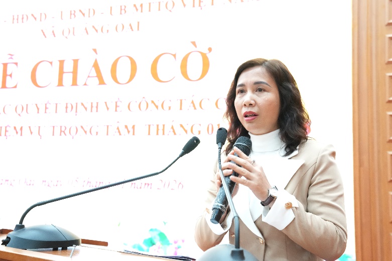 Xã Quảng Oai tổ chức lễ chào cờ, công bố các quyết định về công tác cán bộ- Ảnh 2.