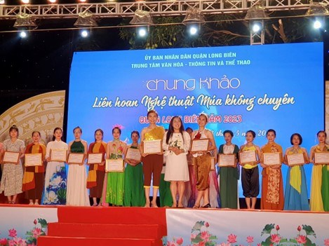 Cô giáo Nguyễn Thị Hương Trang - Bông hoa rực rỡ trong Vườn hoa đẹp của Trường MN Đô thị Việt Hưng- Ảnh 3.