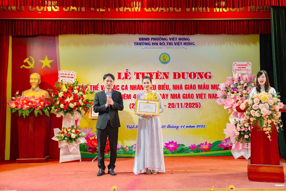 Cô giáo Nguyễn Thị Hương Trang - Bông hoa rực rỡ trong Vườn hoa đẹp của Trường MN Đô thị Việt Hưng- Ảnh 5.