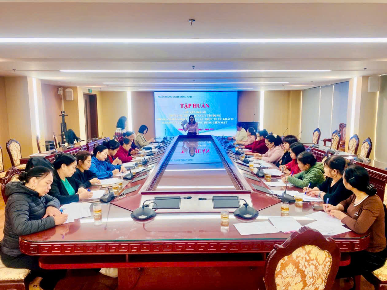 Ngân hàng Chính sách xã hội Đông Anh phối hợp với các Hội đoàn thể xã Đông Anh đẩy mạnh ứng dụng số trong giao dịch không dùng tiền mặt- Ảnh 1.