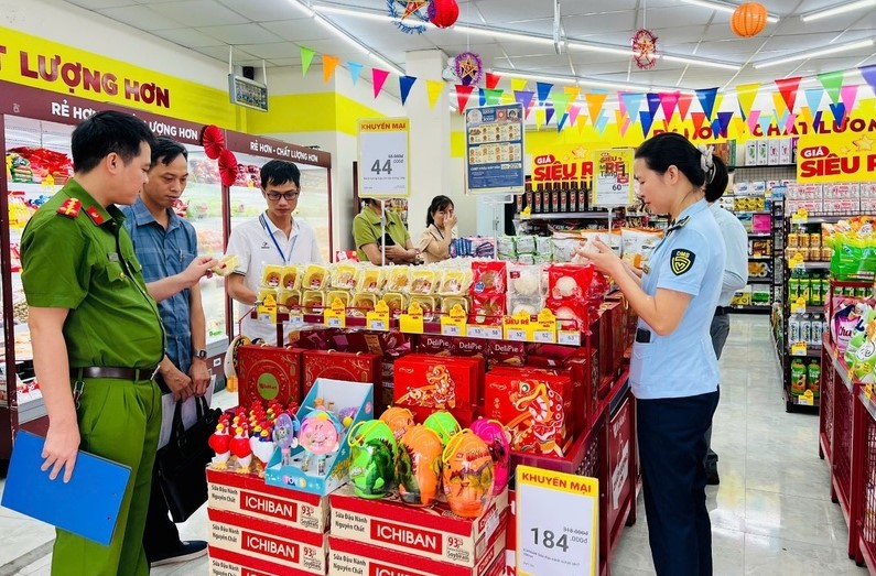 Hoài Đức bảo đảm an toàn thực phẩm phục vụ Tết Dương lịch, Tết Nguyên đán Bính Ngọ và Lễ hội Xuân năm 2026- Ảnh 1.