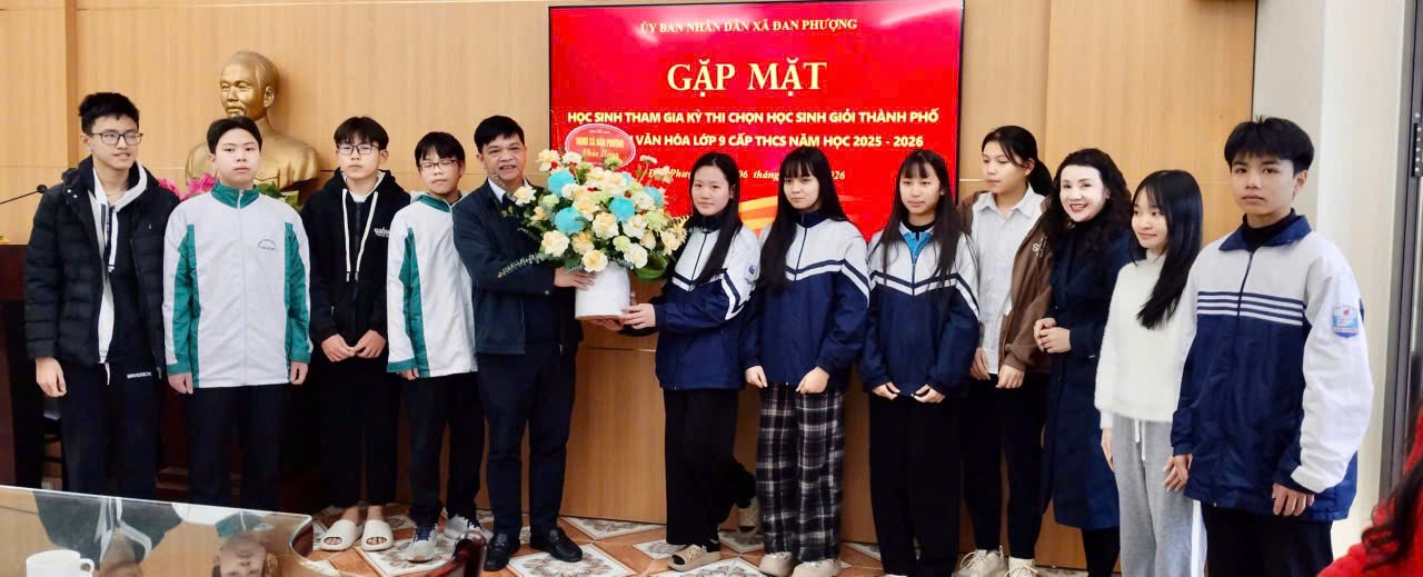 UBND xã Đan Phượng gặp mặt học sinh tham gia kỳ thi học sinh giỏi cấp thành phố các môn Văn hóa lớp 9 năm học 2025-2026.- Ảnh 2.