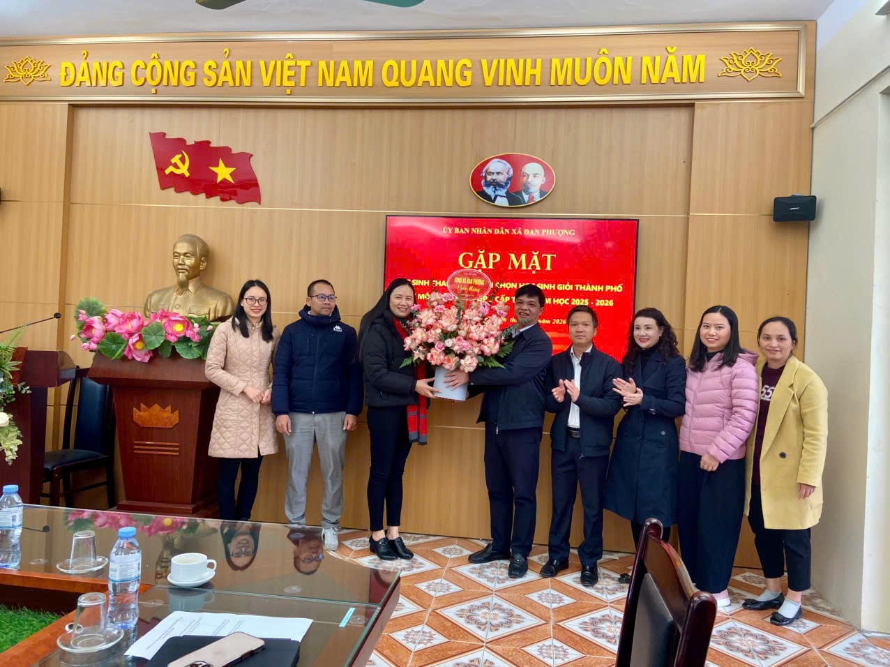 UBND xã Đan Phượng gặp mặt học sinh tham gia kỳ thi học sinh giỏi cấp thành phố các môn Văn hóa lớp 9 năm học 2025-2026.- Ảnh 4.