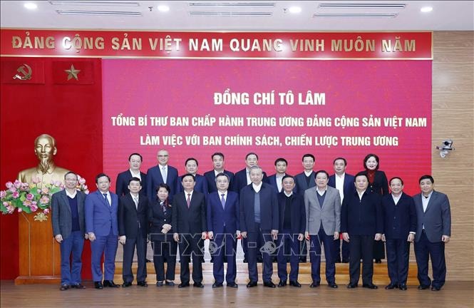 Tổng Bí thư Tô Lâm: Khơi dậy khát vọng cống hiến, vươn lên của dân tộc bằng tri thức và sáng tạo- Ảnh 3.