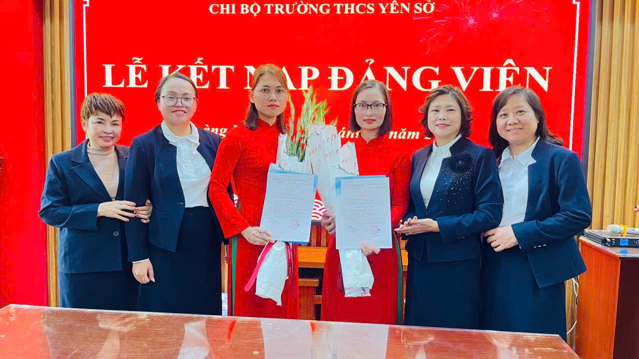 CHI BỘ TRƯỜNG THCS YÊN SỞ TỔ CHỨC LỄ KẾT NẠP ĐẢNG VIÊN MỚI- Ảnh 2.