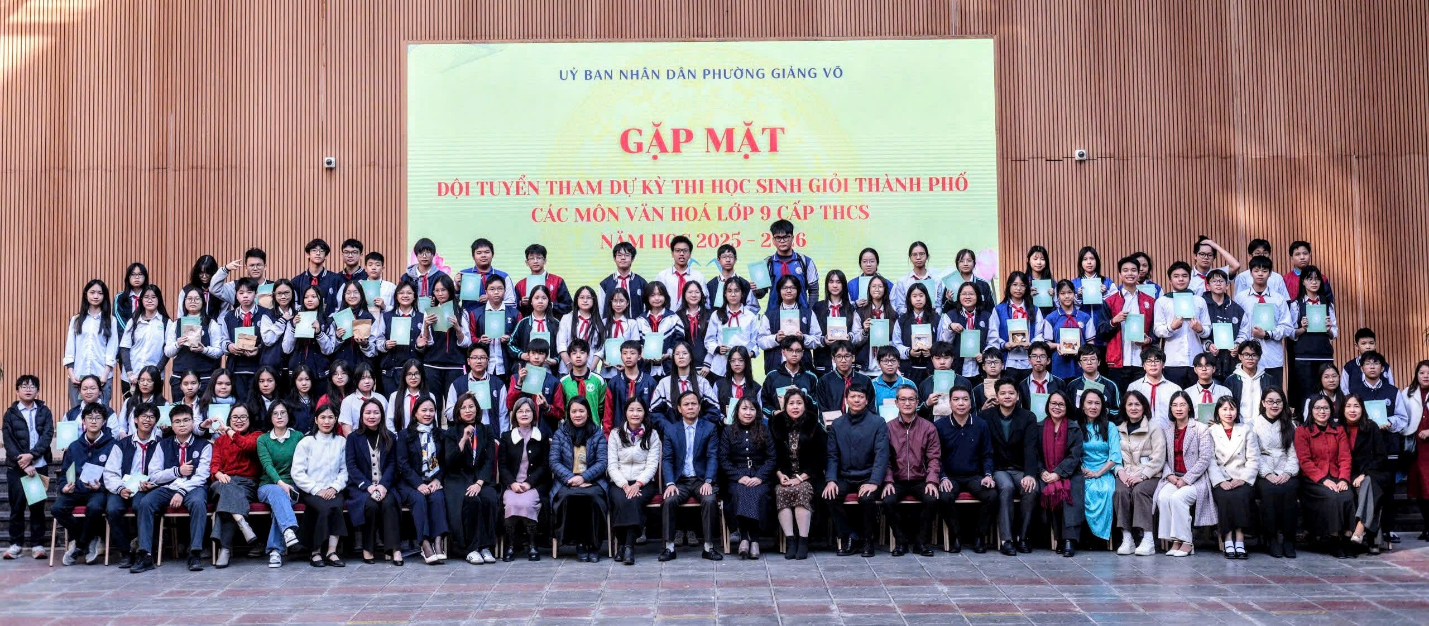 PHƯỜNG GIẢNG VÕ: ẤM ÁP BUỔI GẶP MẶT ĐỘI TUYỂN HỌC SINH GIỎI LỚP 9 NĂM HỌC 2025 – 2026- Ảnh 4.