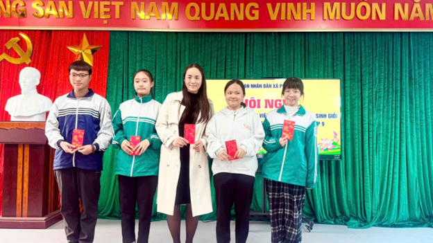 UBND xã Phú Xuyên gặp mặt, động viên giáo viên dạy đội tuyển và học sinh đội tuyển dự thi học sinh giỏi lớp 9 cấp thành phố năm học 2025-2026
- Ảnh 6.