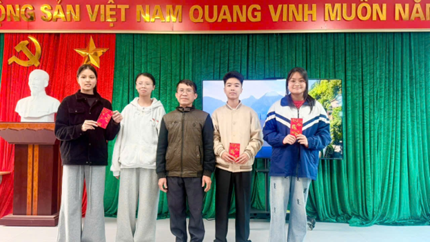 UBND xã Phú Xuyên gặp mặt, động viên giáo viên dạy đội tuyển và học sinh đội tuyển dự thi học sinh giỏi lớp 9 cấp thành phố năm học 2025-2026
- Ảnh 7.