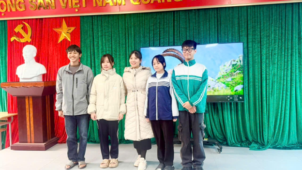 UBND xã Phú Xuyên gặp mặt, động viên giáo viên dạy đội tuyển và học sinh đội tuyển dự thi học sinh giỏi lớp 9 cấp thành phố năm học 2025-2026
- Ảnh 11.