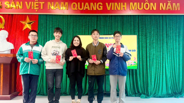 UBND xã Phú Xuyên gặp mặt, động viên giáo viên dạy đội tuyển và học sinh đội tuyển dự thi học sinh giỏi lớp 9 cấp thành phố năm học 2025-2026
- Ảnh 12.