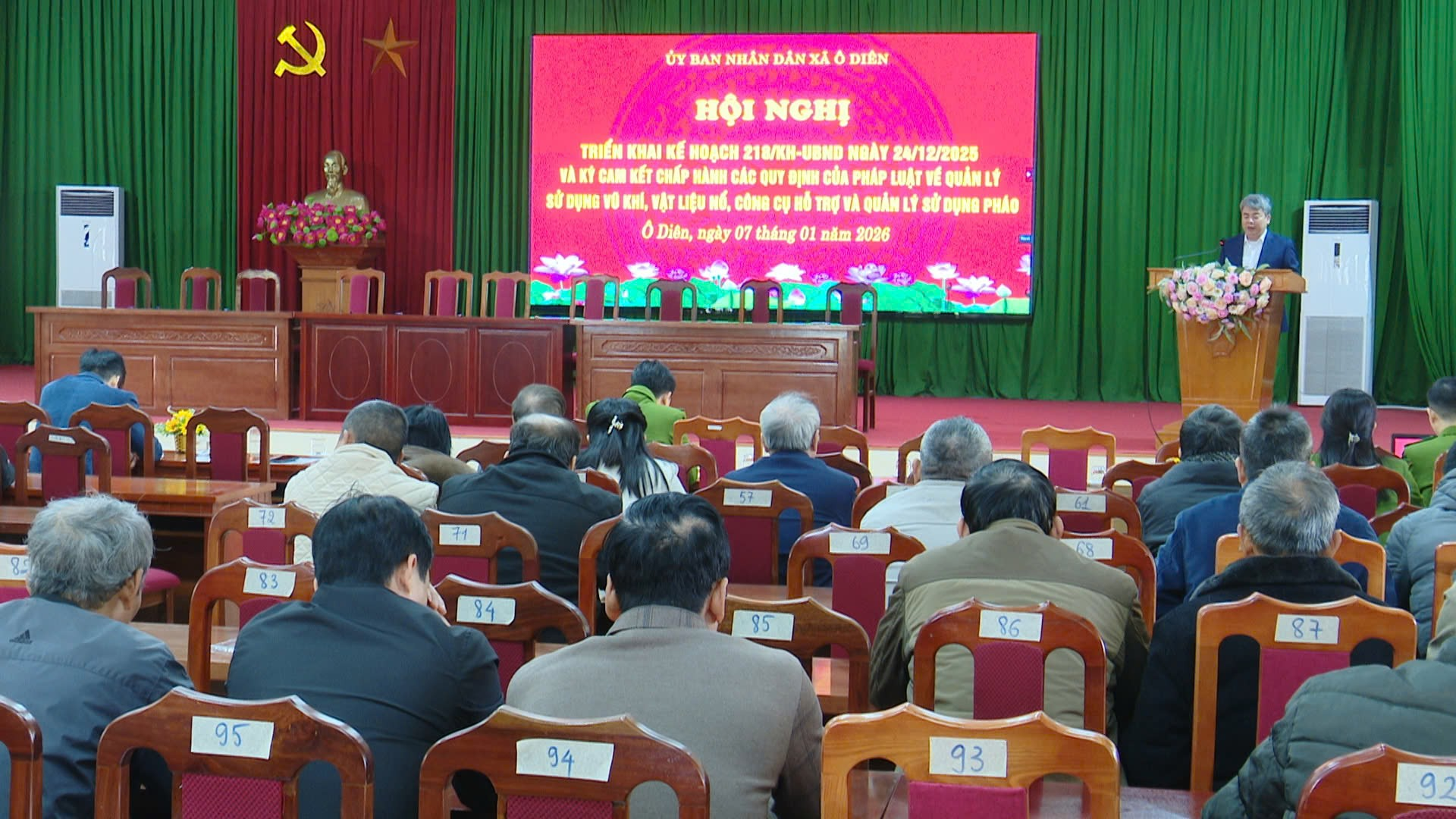 UBND xã tổ chức hội nghị ký cam kết chấp hành các quy định của pháp luật về quản lý, sử dụng pháo nổ trong dịp Tết Nguyên đán Bính Ngọ 2026- Ảnh 1.